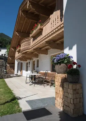 Das Gebäude in dem sich die Ferienwohnung befindet