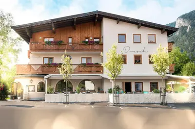 Ein allgemeiner Bergblick oder ein Berglick von des Hotels aus