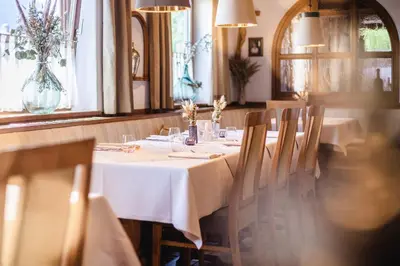 Ein Restaurant oder anderes Speiselokal in der Unterkunft Hotel & Gasthaus Dresch