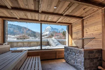 Ein allgemeiner Bergblick oder ein Berglick von des Hotels aus