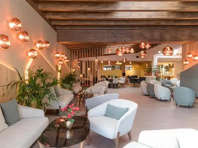 Ein Sitzbereich in der Unterkunft Alpinresort ValSaa - Adults Only