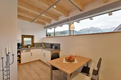 Ein allgemeiner Bergblick oder ein Berglick von der Ferienwohnung aus