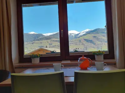 Ein allgemeiner Bergblick oder ein Berglick von der Ferienwohnung aus