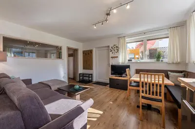 Ein Sitzbereich in der Unterkunft Ferienwohnung Alpenglück