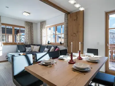 Ein Sitzbereich in der Unterkunft Apartment in Hollersbach near Ski Lift
