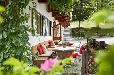 Ein Garten an der Unterkunft Landsitz Römerhof - Hotel Apartments