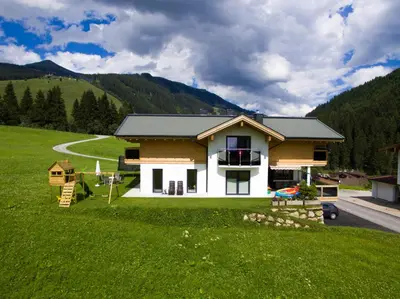 Ein allgemeiner Bergblick oder ein Berglick von der Ferienwohnung aus