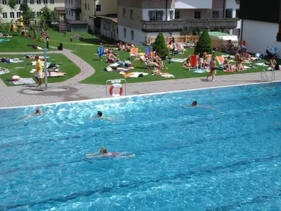 Der Swimmingpool an oder in der Nähe von MIMO Appartements