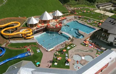 Der Swimmingpool an oder in der Nähe von MIMO Appartements