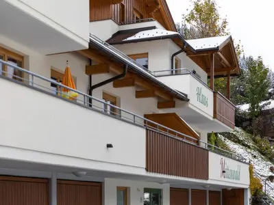 Ein Balkon oder eine Terrasse in der Unterkunft Chalet in Saalbach near Ski Lift