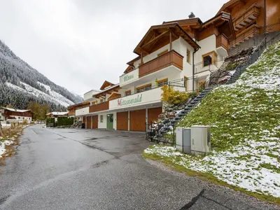 Ein allgemeiner Bergblick oder ein Berglick von des Chalets aus