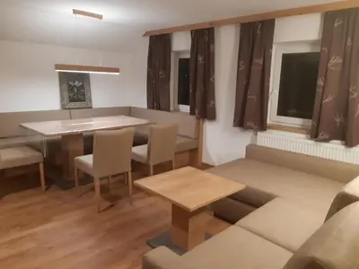 Ein Sitzbereich in der Unterkunft Pension Thainerhof