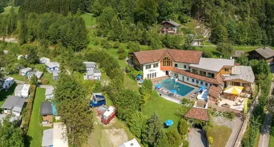 Der Swimmingpool an oder in der Nähe von Appartements Stadlerhof