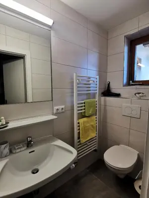 Ein Badezimmer in der Unterkunft Pension Garni Appartement Ortner