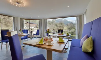 Ein allgemeiner Bergblick oder ein Berglick von des Bed & Breakfasts aus