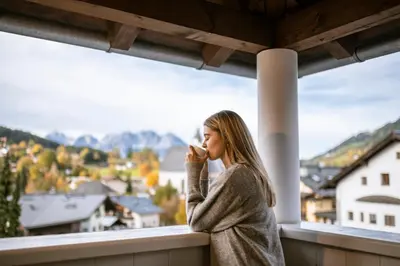 Ein allgemeiner Bergblick oder ein Berglick von des Hotels aus