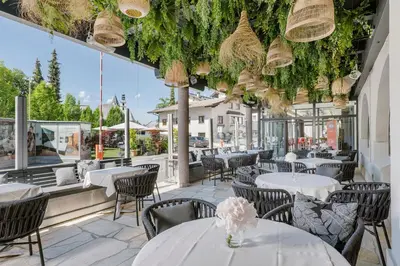 Ein Restaurant oder anderes Speiselokal in der Unterkunft Das Reisch