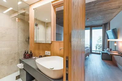 Ein Badezimmer in der Unterkunft Seehotel Einwaller - adults only