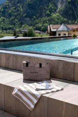 Ein allgemeiner Bergblick oder ein Berglick von des Hotels aus