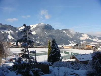 Ein allgemeiner Bergblick oder ein Berglick von des Hotels aus