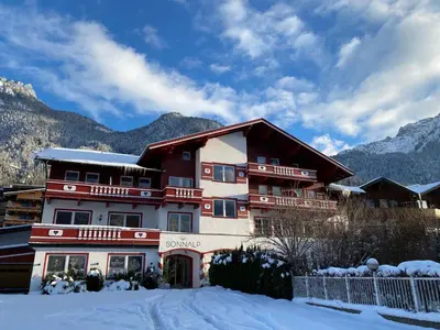 Ein allgemeiner Bergblick oder ein Berglick von des Hotels aus