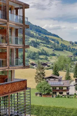 Ein allgemeiner Bergblick oder ein Berglick von des Hotels aus