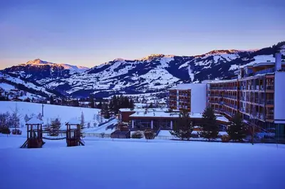 Ein allgemeiner Bergblick oder ein Berglick von des Hotels aus