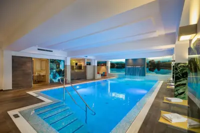 Der Swimmingpool an oder in der Nähe von Wohlfühlhotel Schiestl