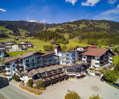 Ein allgemeiner Bergblick oder ein Berglick von des Hotels aus