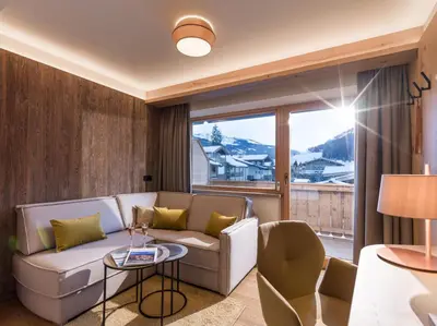 Ein Sitzbereich in der Unterkunft Hotel Zentral ****superior