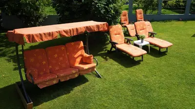 Ein Garten an der Unterkunft Pension Alpina
