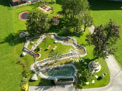 Ein Garten an der Unterkunft Alpen-Chalet-Pankraz