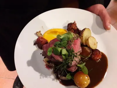 Essen im Hotel oder in der Nähe