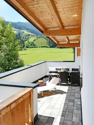 Ein allgemeiner Bergblick oder ein Berglick von der Ferienwohnung aus