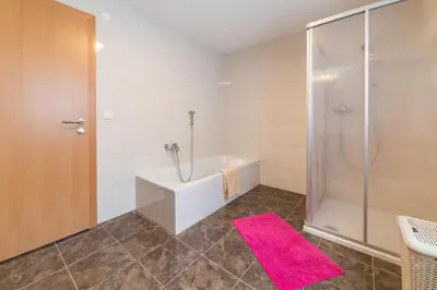 Ein Badezimmer in der Unterkunft Apart Steiner