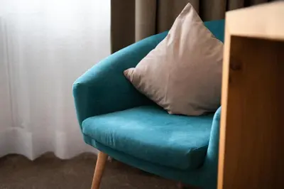 Ein Sitzbereich in der Unterkunft Hotel Zirbenhof