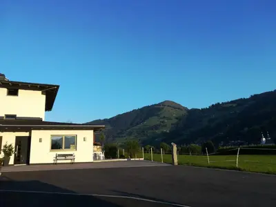 Ein allgemeiner Bergblick oder ein Berglick von der Ferienwohnung aus