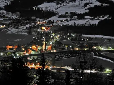 Chalet in Niedernsill near Zell am See Ski Area im Winter