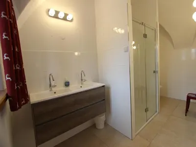 Ein Badezimmer in der Unterkunft Heritage Chalet in Niedernsill near Ski Area