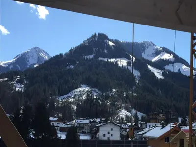 Ein allgemeiner Bergblick oder ein Berglick von der Ferienwohnung aus