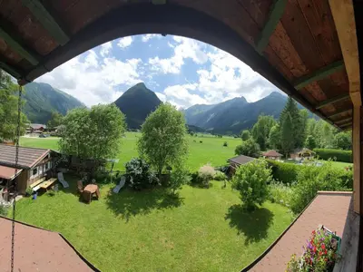 Ein allgemeiner Bergblick oder ein Berglick von der Ferienwohnung aus