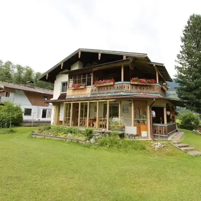 Apartment Neukirchen near Ski Slopes