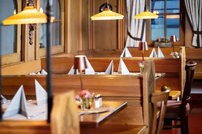 Ein Restaurant oder anderes Speiselokal in der Unterkunft Eggerwirt Kitzbühel, Hotel & Restaurant - Lifts included in May June Sep and Oct gratis Bergbahnbenützung