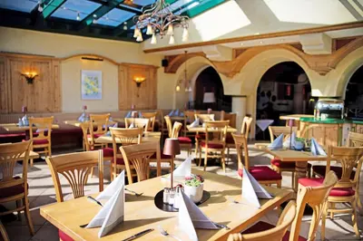 Ein Restaurant oder anderes Speiselokal in der Unterkunft Eggerwirt Kitzbühel, Hotel & Restaurant - Lifts included in May June Sep and Oct gratis Bergbahnbenützung