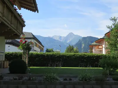 Ein allgemeiner Bergblick oder ein Berglick von der Ferienwohnung aus