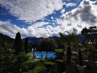 Ein allgemeiner Bergblick oder ein Berglick von des Hotels aus
