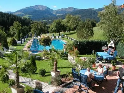 Ein allgemeiner Bergblick oder ein Berglick von des Hotels aus