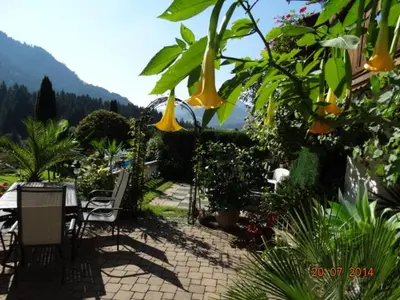 Ein allgemeiner Bergblick oder ein Berglick von des Hotels aus