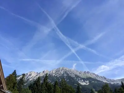 Ein allgemeiner Bergblick oder ein Berglick von der Ferienwohnung aus