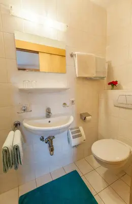 Ein Badezimmer in der Unterkunft Gästehaus Elisabeth